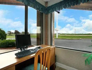 Baymont Inn & Suites Rochelle 2*